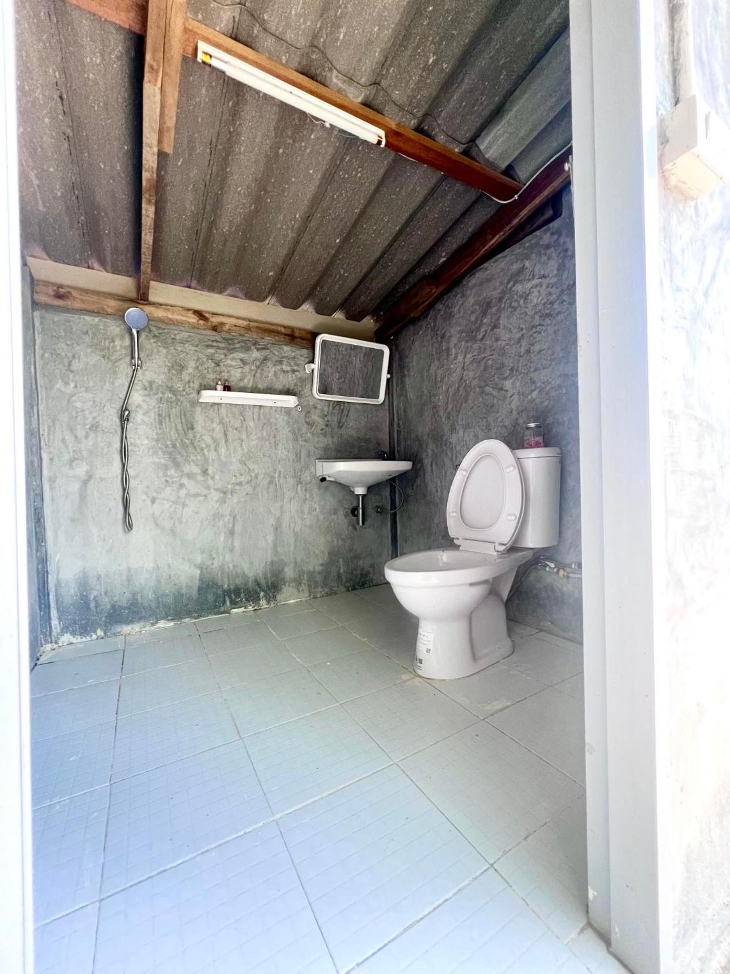 Camping Phutajoy Khaosok แคมป์ปิ้งภูตาจ้อยเขาศก Ban Thung Lang Tham Exterior foto